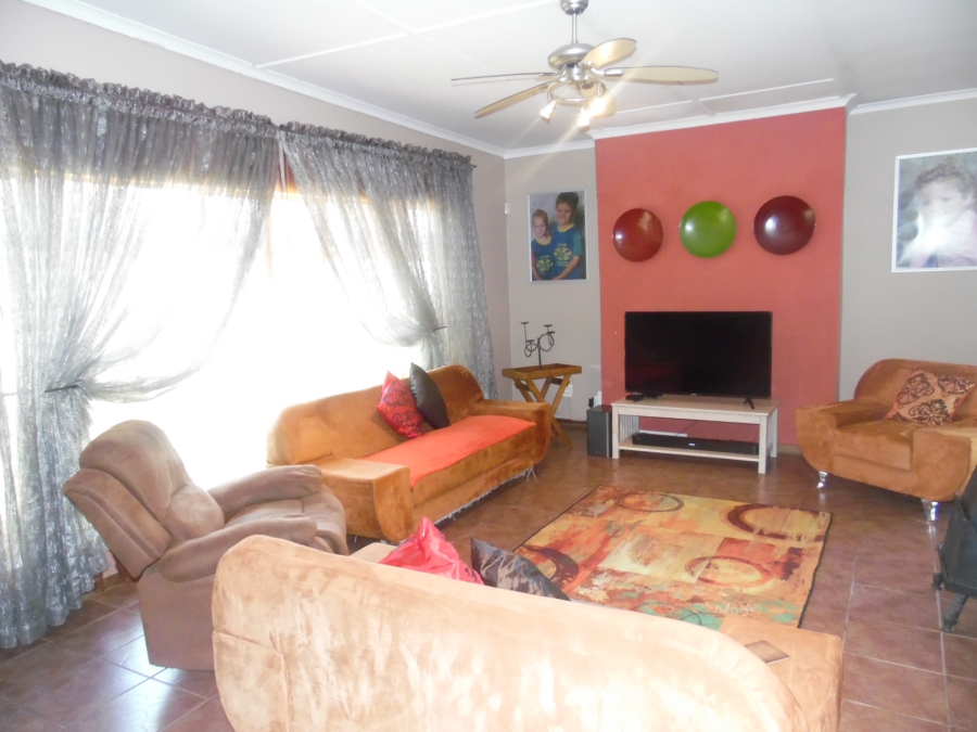 3 Bedroom Property for Sale in Jim Fouchepark Free State